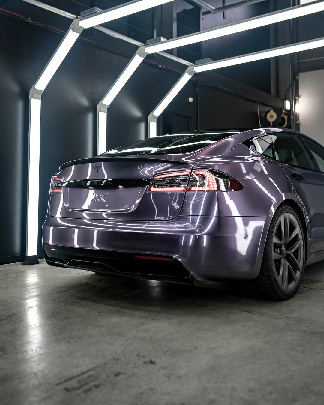 Ravoony Plus Bentley Gloss Grey Violet Car Vinyl Wrap review Liam Collins 01