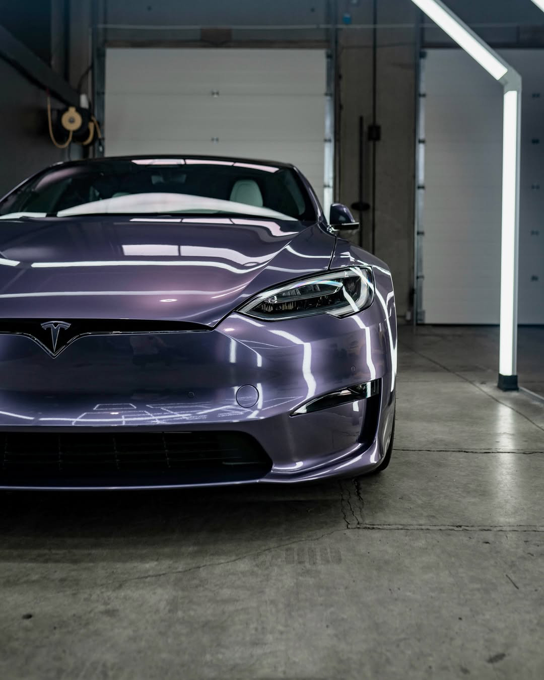 Ravoony Plus Bentley Gloss Grey Violet Car Vinyl Wrap review Liam Collins 00