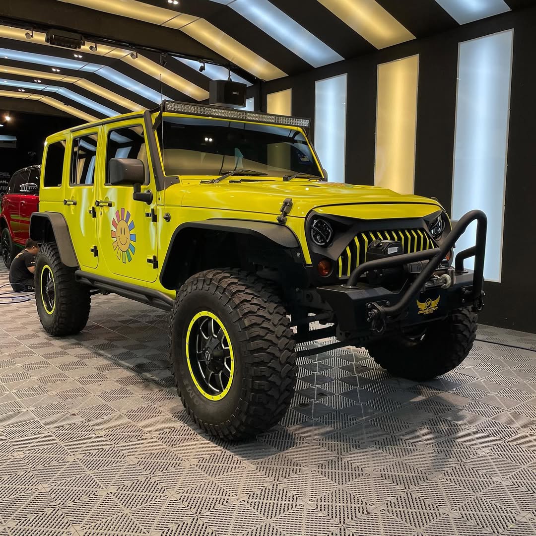 Ravoony Plus Glossy Crystal Lemon Yellow Vinyl Wrap review 0