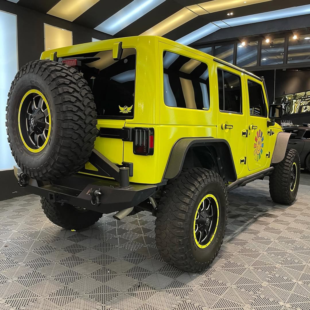 Ravoony Plus Glossy Crystal Lemon Yellow Vinyl Wrap review 3