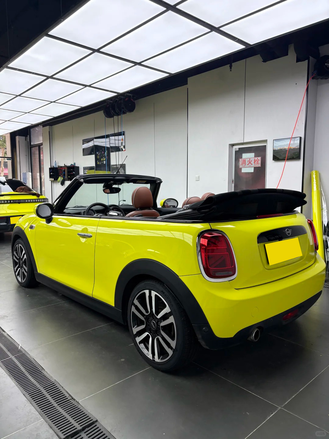 Ravoony Plus Glossy Crystal Lemon Yellow Vinyl Wrap review 1