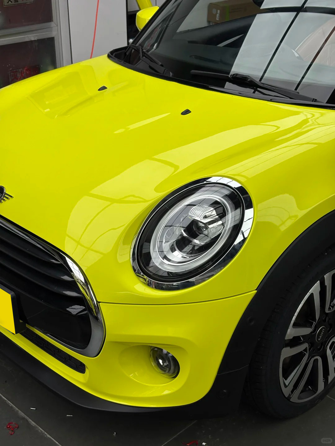 Ravoony Plus Glossy Crystal Lemon Yellow Vinyl Wrap review 0