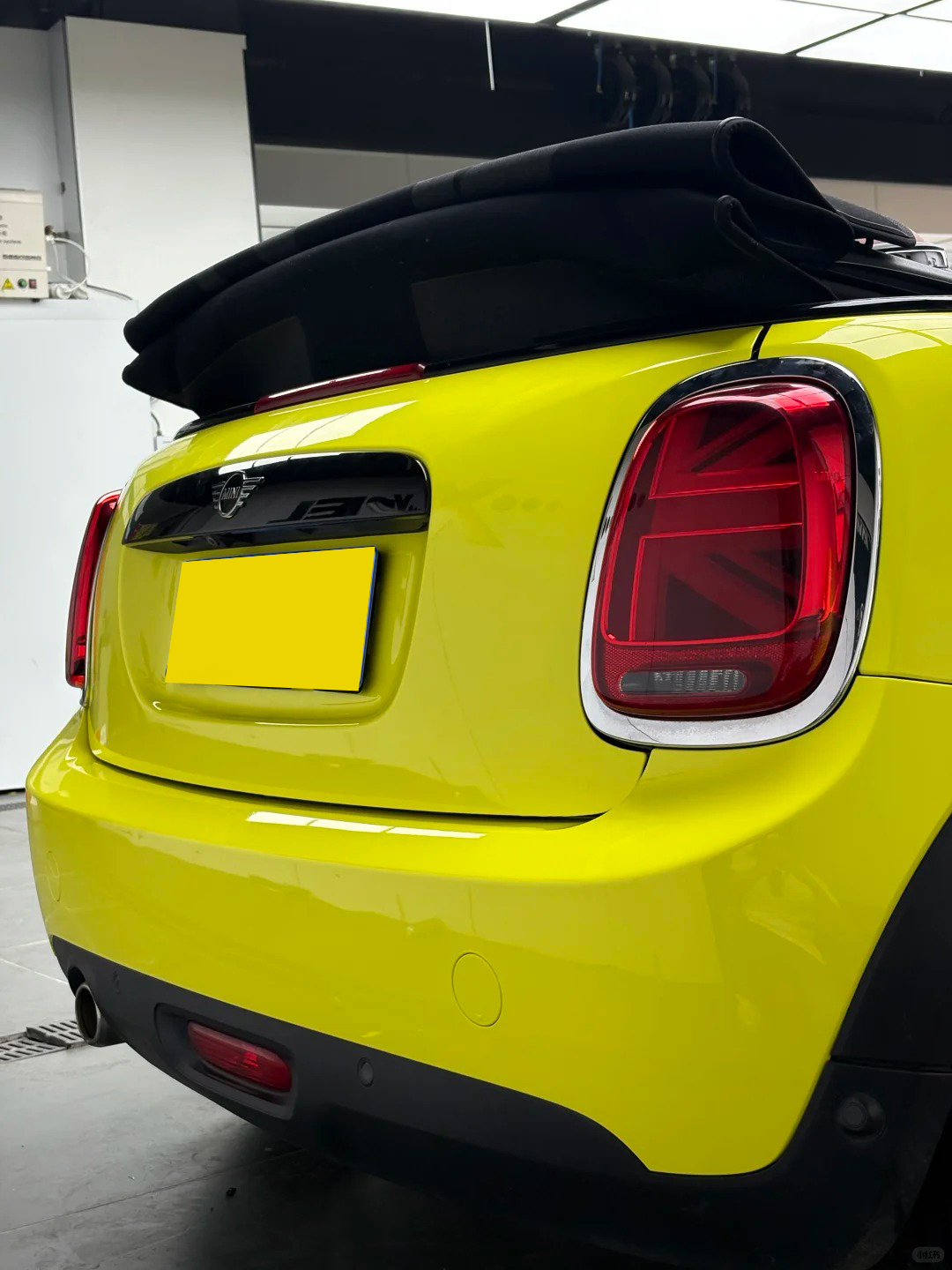 Ravoony Plus Glossy Crystal Lemon Yellow Vinyl Wrap review 2