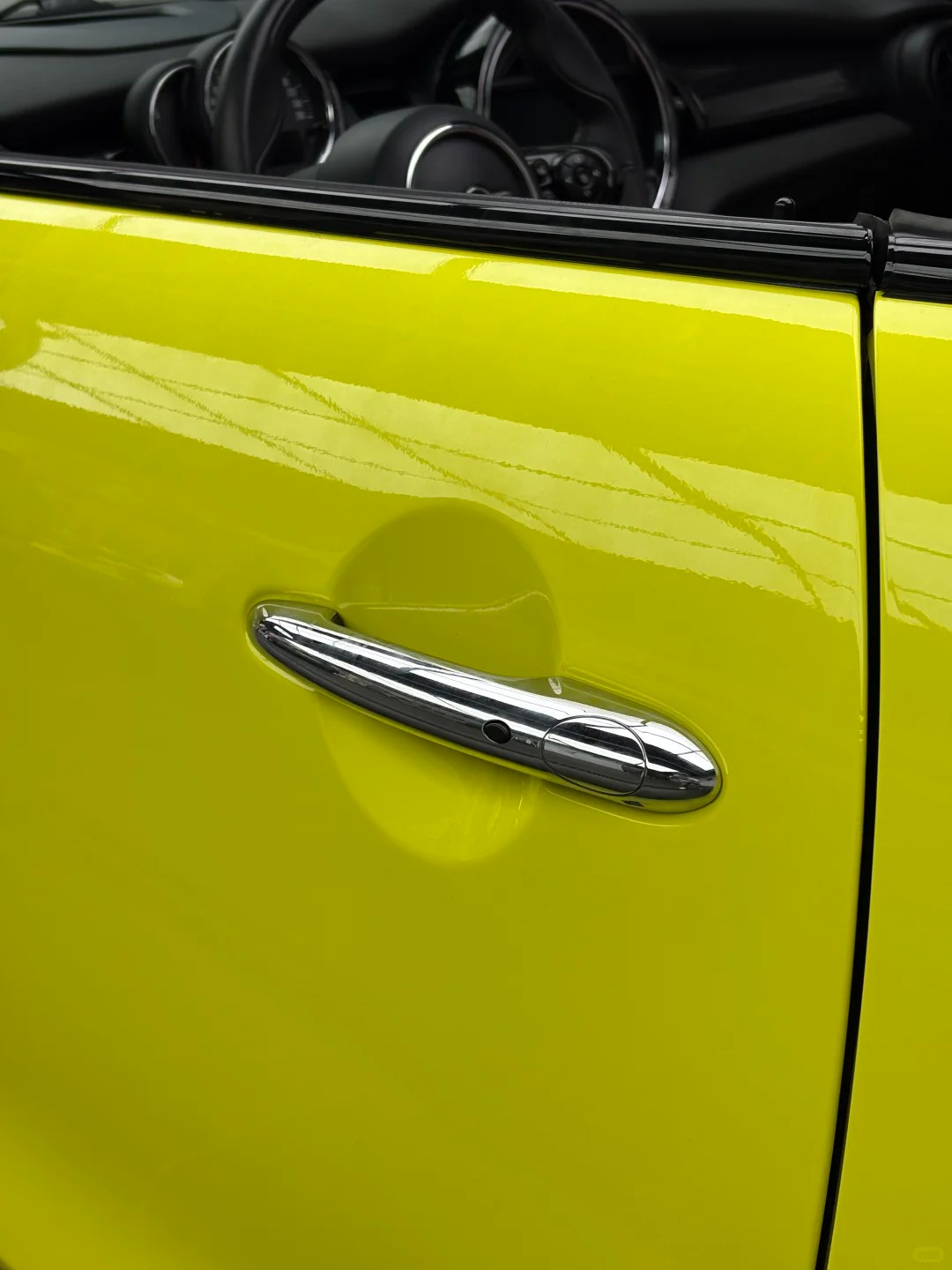 Ravoony Plus Glossy Crystal Lemon Yellow Vinyl Wrap review 3