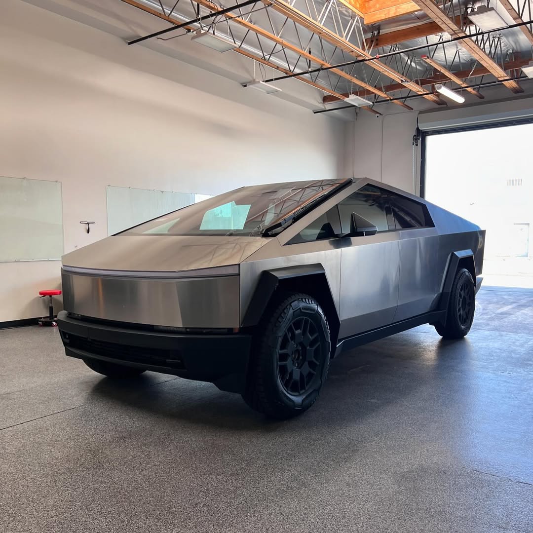 Ravoony Plus Audi Gloss Army Green Vinyl Car Wrap review Bella Scott 00