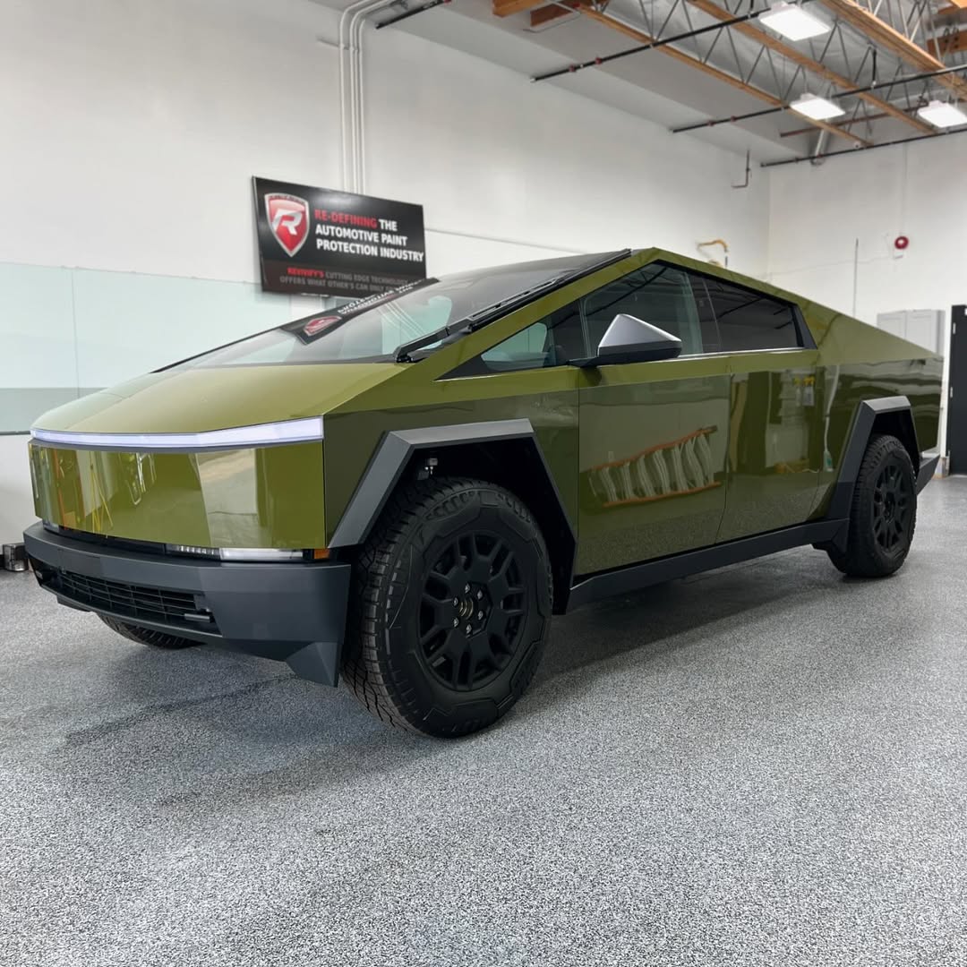 Ravoony Plus Audi Gloss Army Green Vinyl Car Wrap review Bella Scott 01