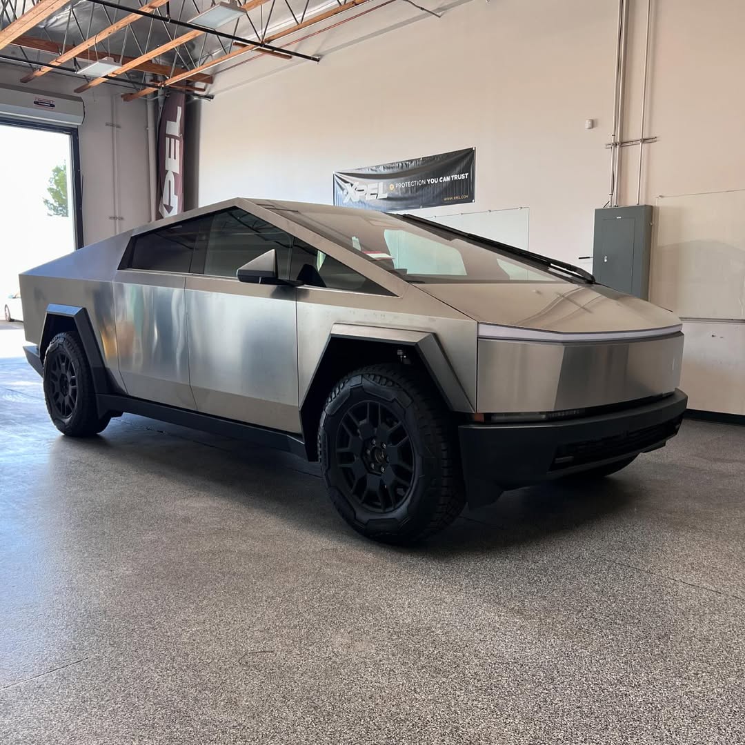 Ravoony Plus Audi Gloss Army Green Vinyl Car Wrap review Bella Scott 02