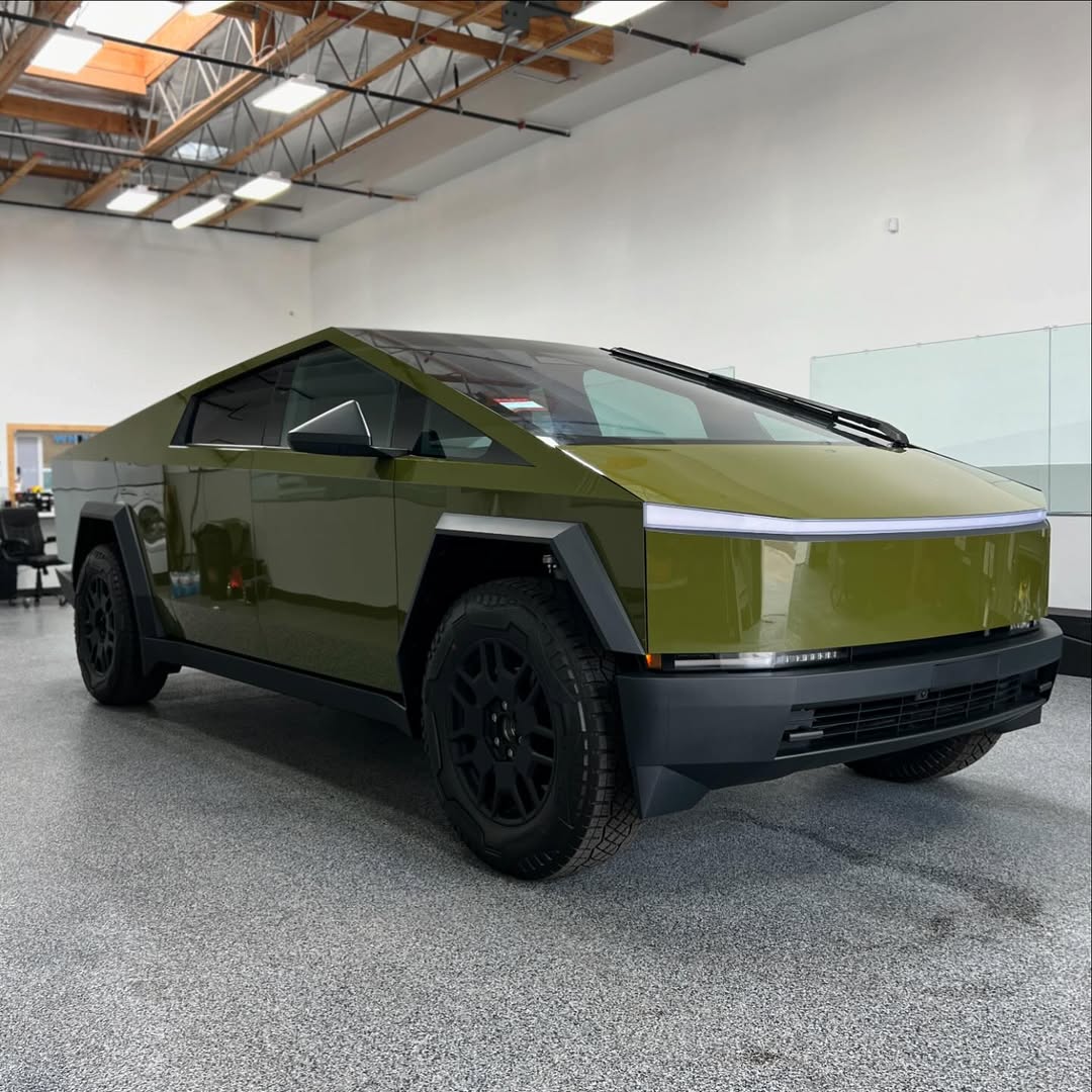 Ravoony Plus Audi Gloss Army Green Vinyl Car Wrap review Bella Scott 03