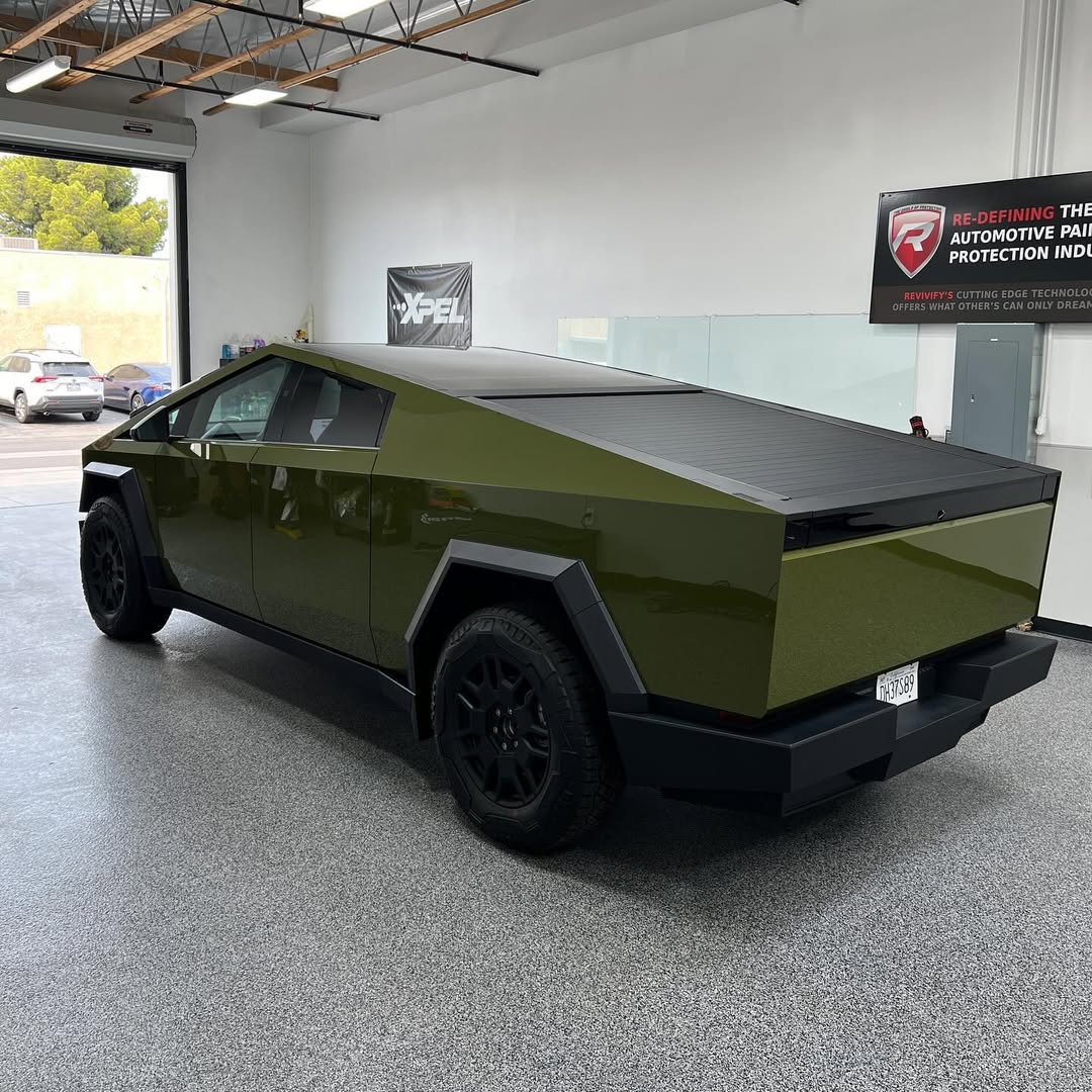 Ravoony Plus Audi Gloss Army Green Vinyl Car Wrap review Bella Scott 04