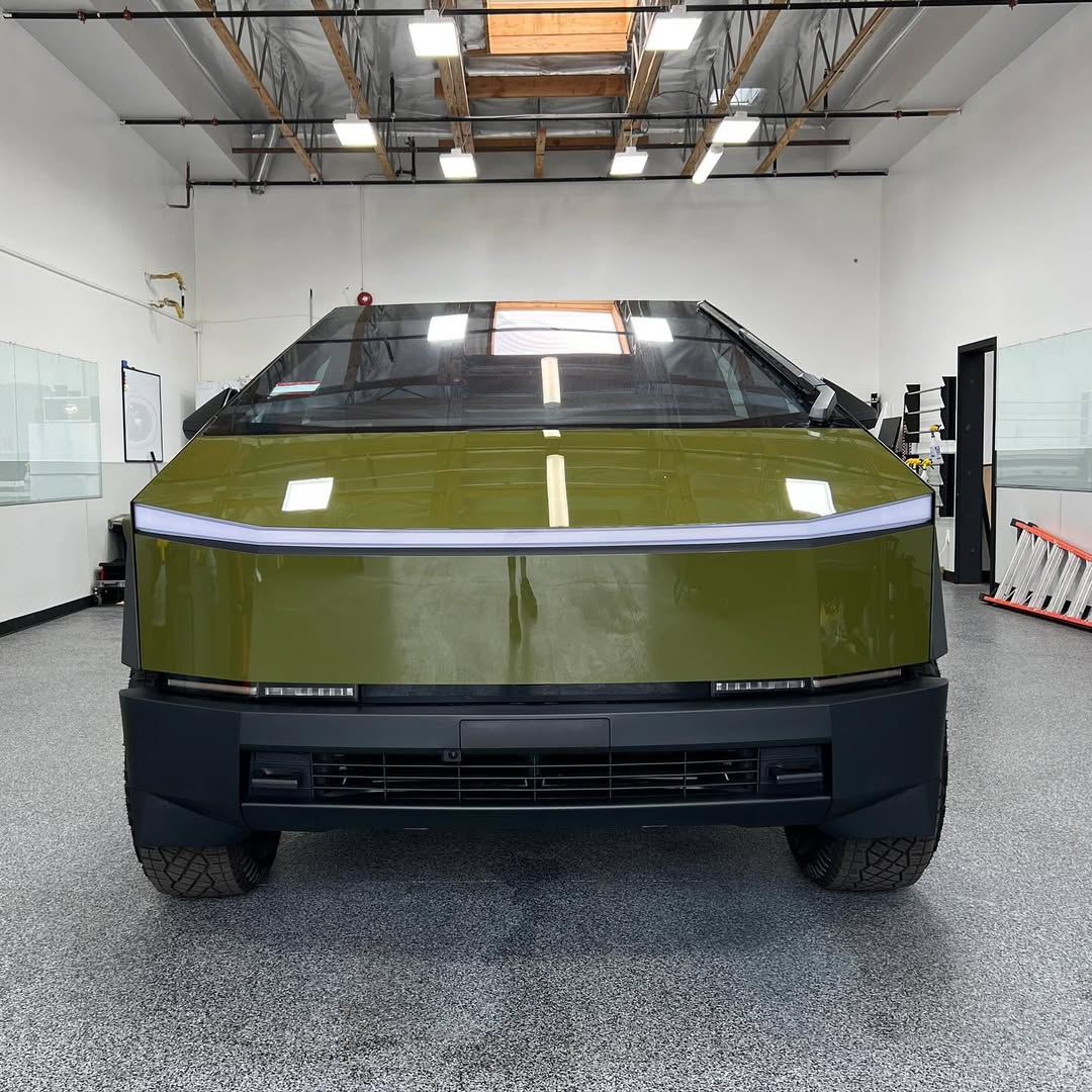 Ravoony Plus Audi Gloss Army Green Vinyl Car Wrap review Bella Scott 05