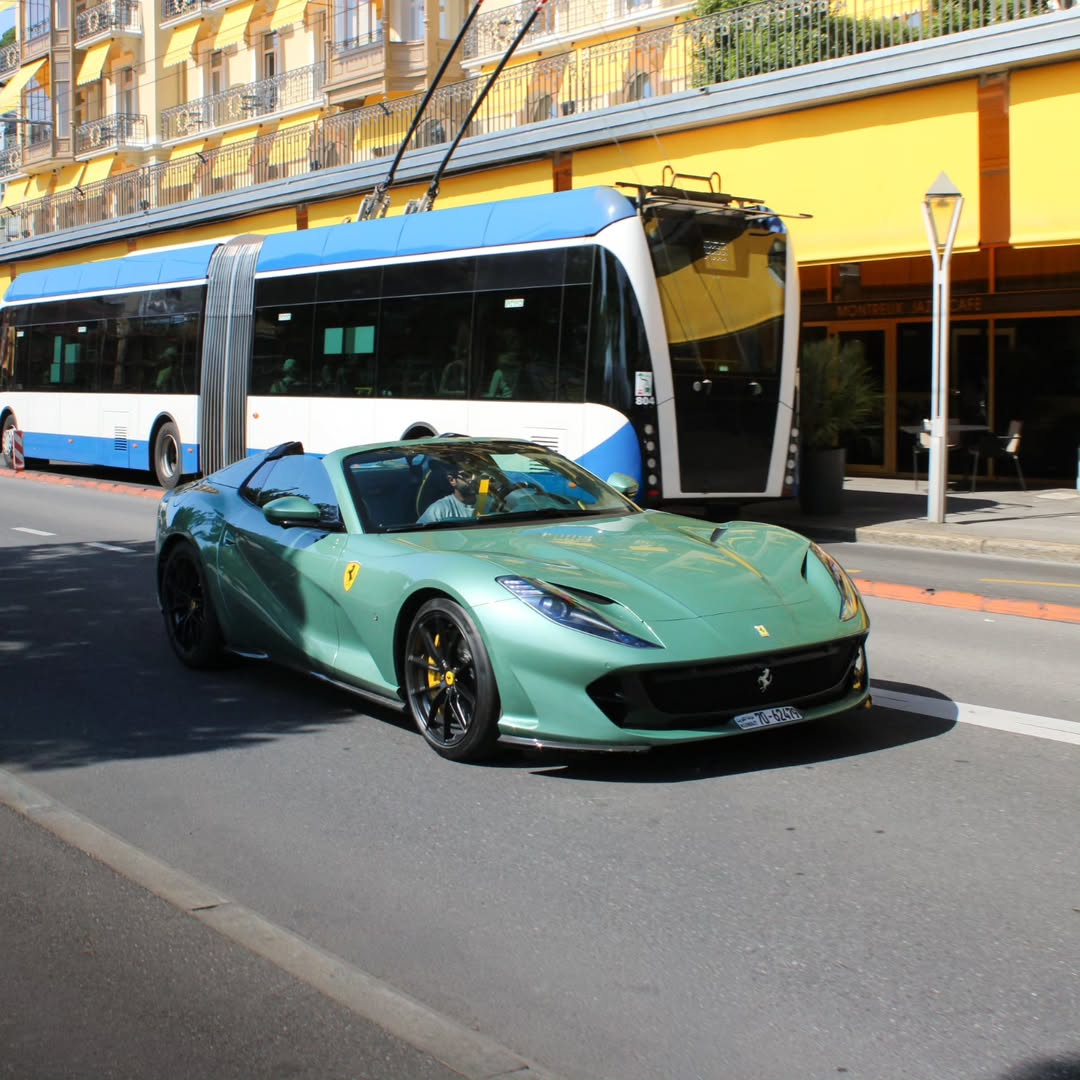 Ravoony Basic Ferrari Gloss Verde Francesca Green Vinyl Car Wrap review Mia Sanchez 01