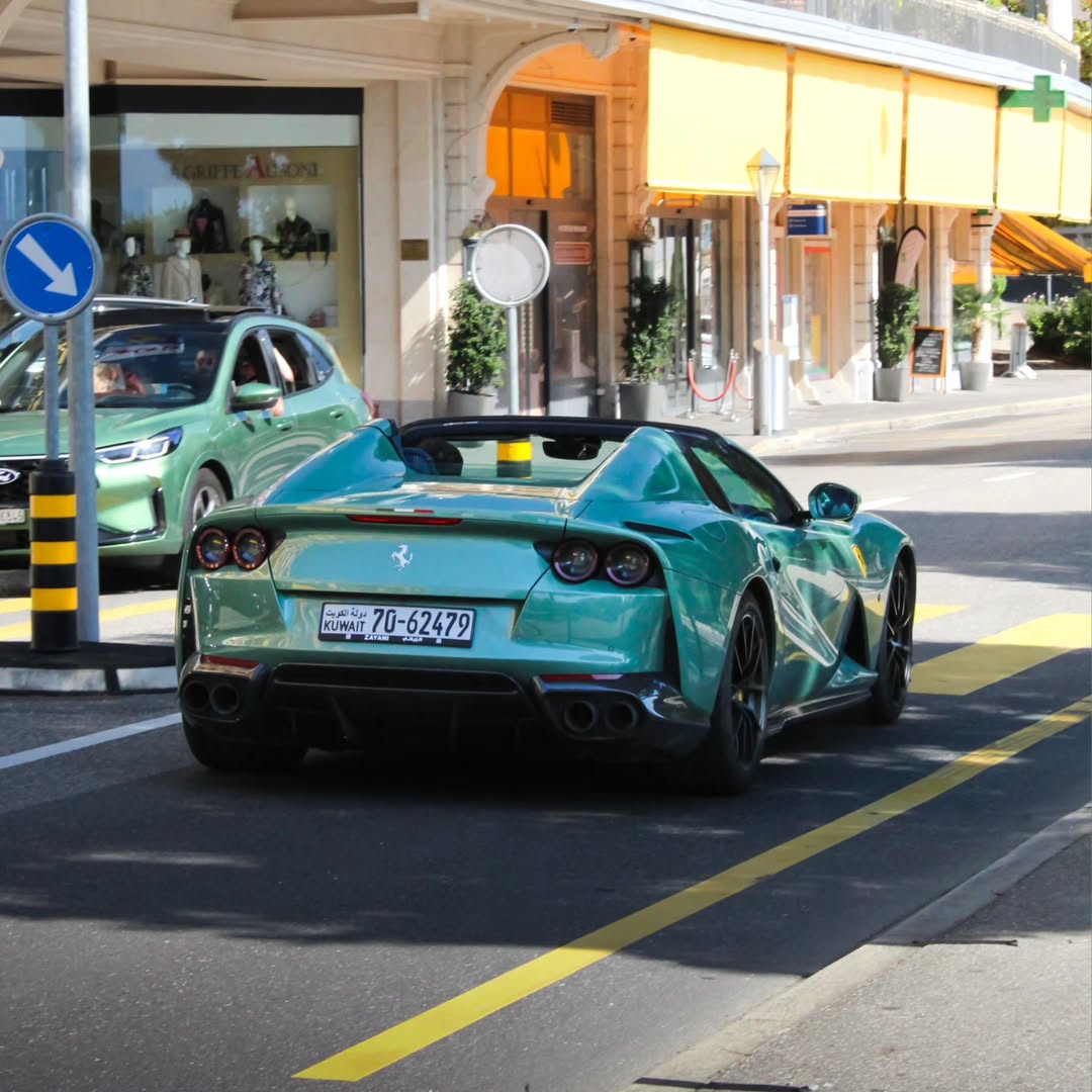 Ravoony Basic Ferrari Gloss Verde Francesca Green Vinyl Car Wrap review Mia Sanchez 02