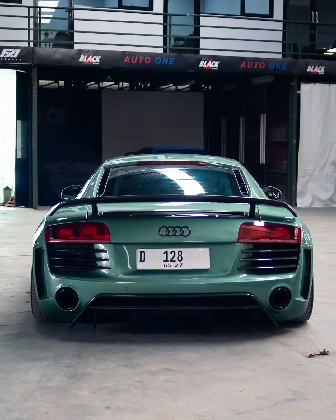 Ravoony Basic Ferrari Gloss Verde Francesca Green Vinyl Car Wrap review Luke Henderson 01