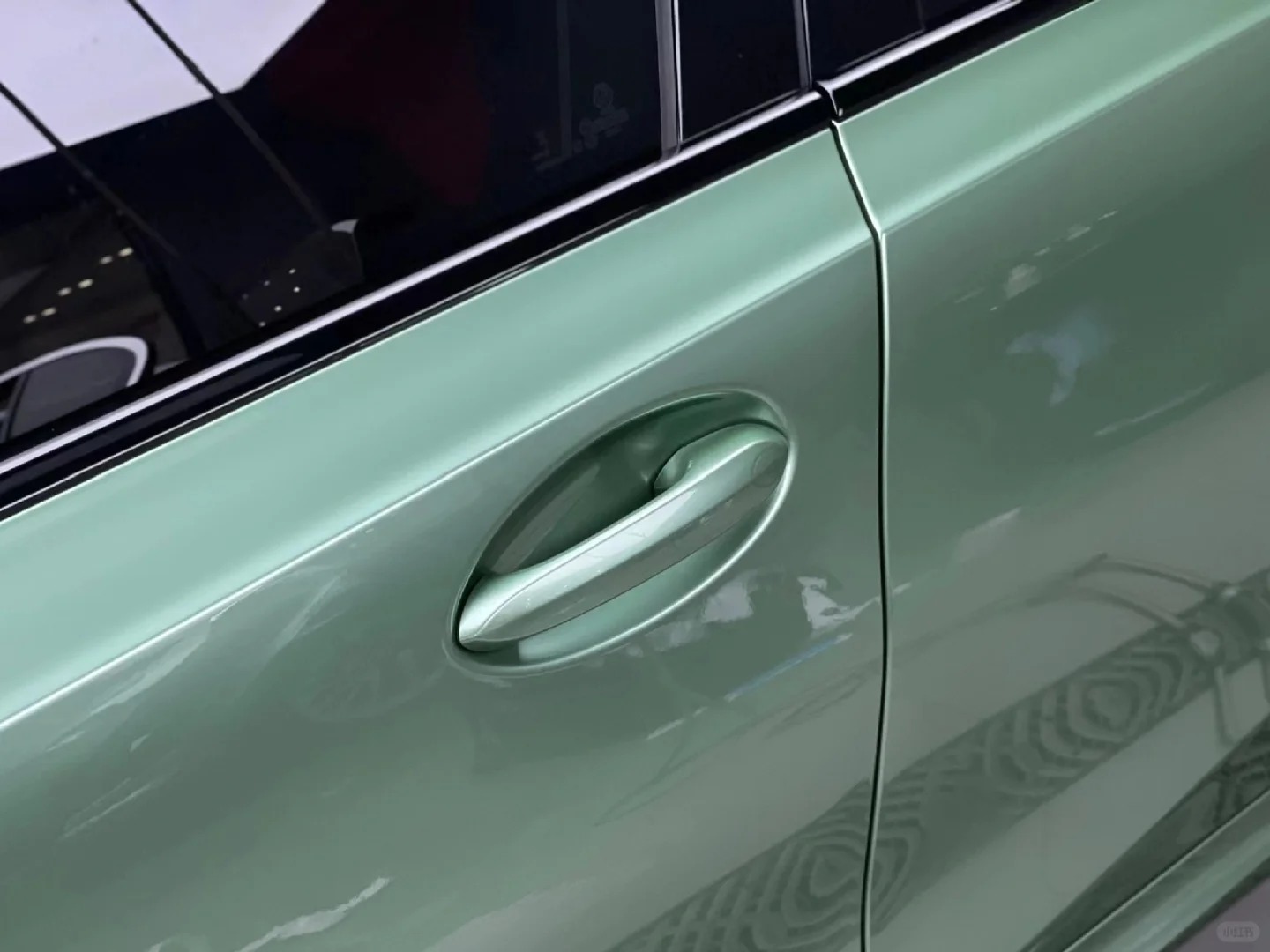 Ravoony Basic Ferrari Gloss Verde Francesca Green Vinyl Car Wrap review Penelope Hill 04