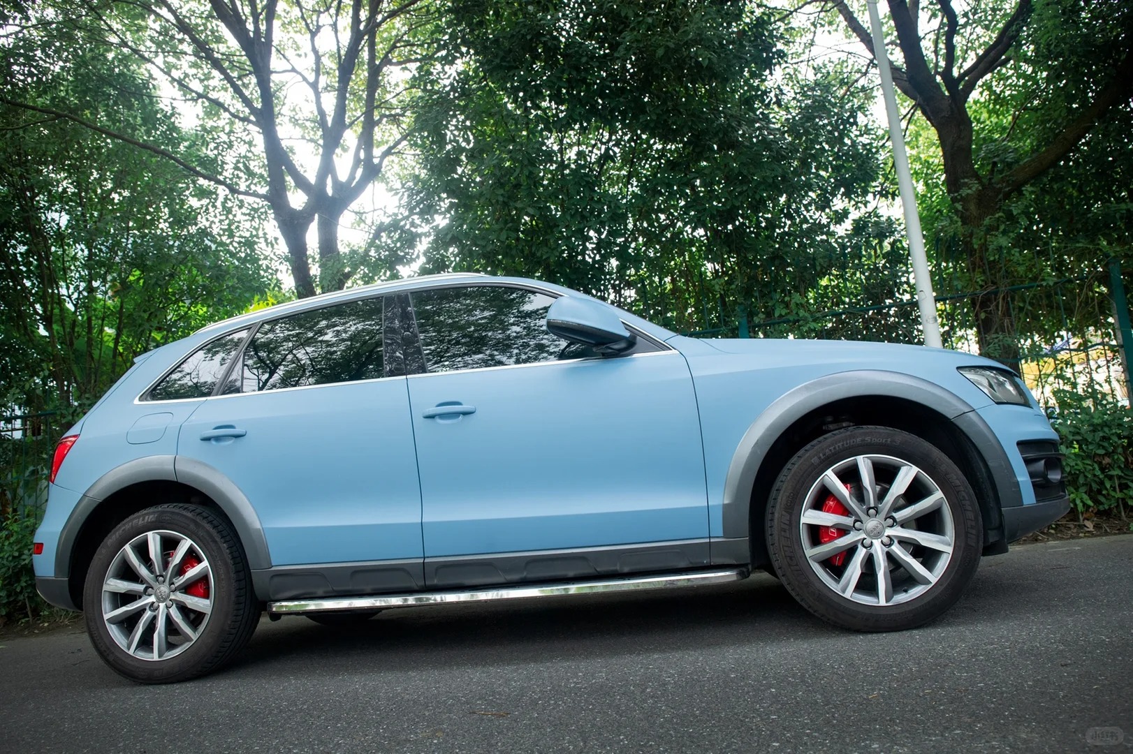 Ravoony Plus Ultimate Flat China Blue Car Wrap review Christopher Lee 02