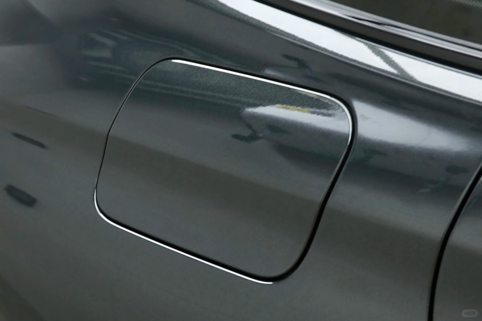  Ravoony Plus Porsche Gloss Volcano Grey Car Vinyl Wrap review Sophia Carter 02