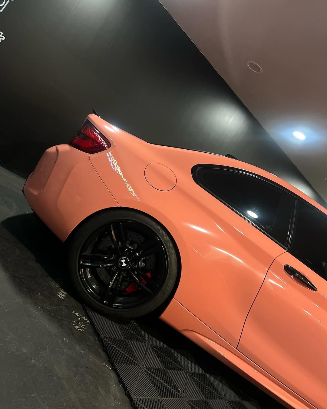 Ravoony Plus Glossy Paggy Pink Car Vinyl Wrap review Alexander Thomas 03