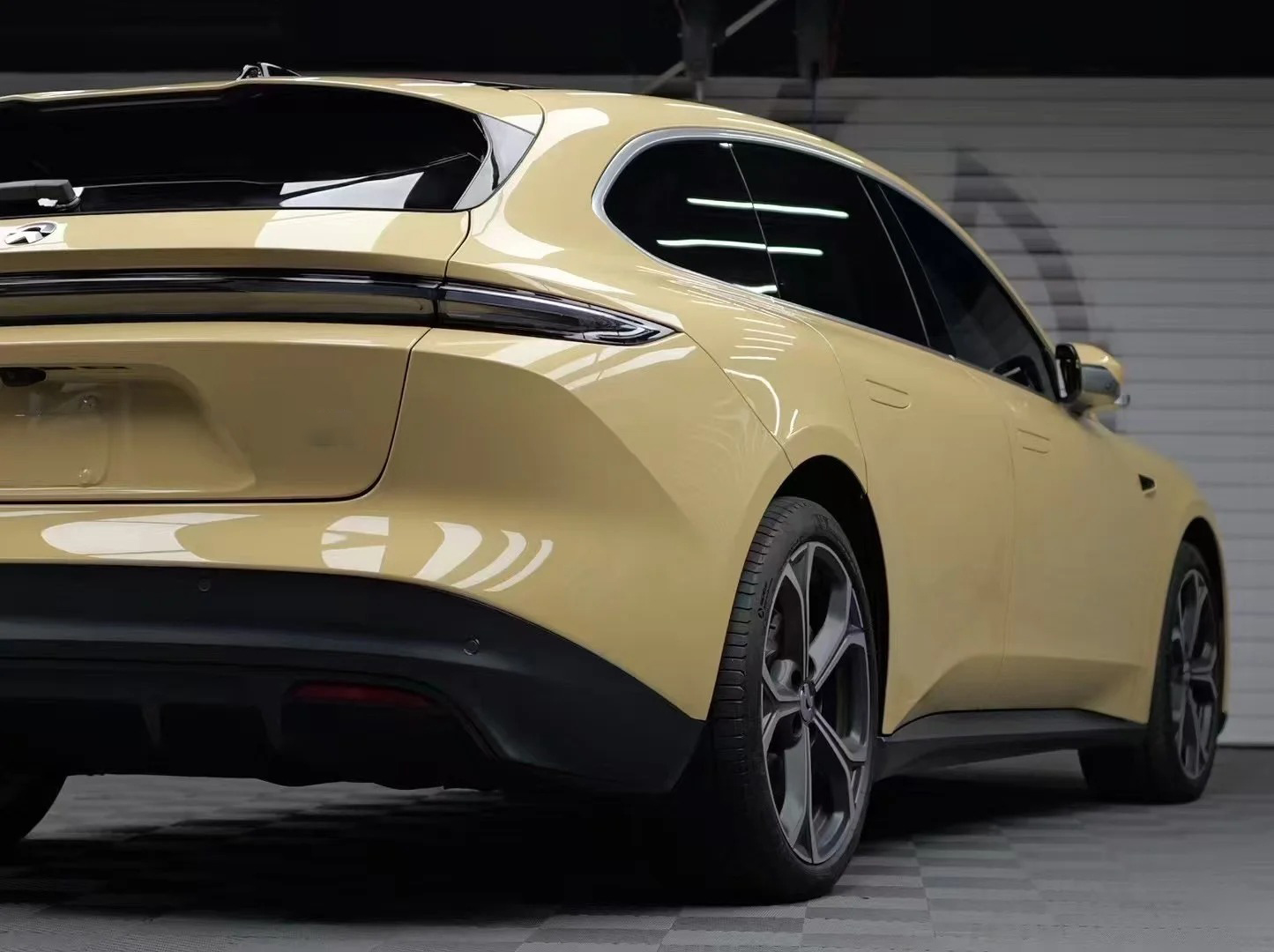 Ravoony Plus PET Glossy Sunbath Yellow Car Wrap review 5