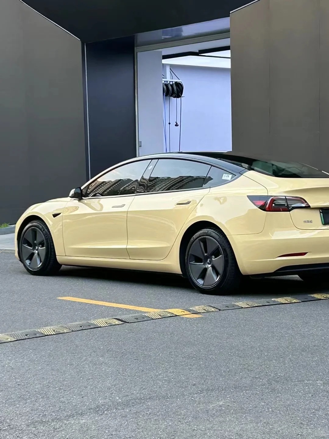 Ravoony Plus PET Glossy Sunbath Yellow Car Wrap review 1