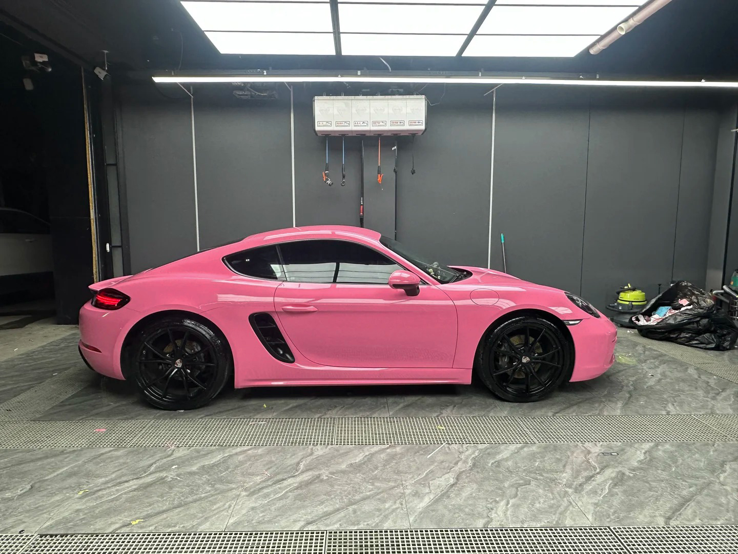 Ravoony Plus PET Glossy Princess Pink Vinyl Car Wrap  review geroru hef