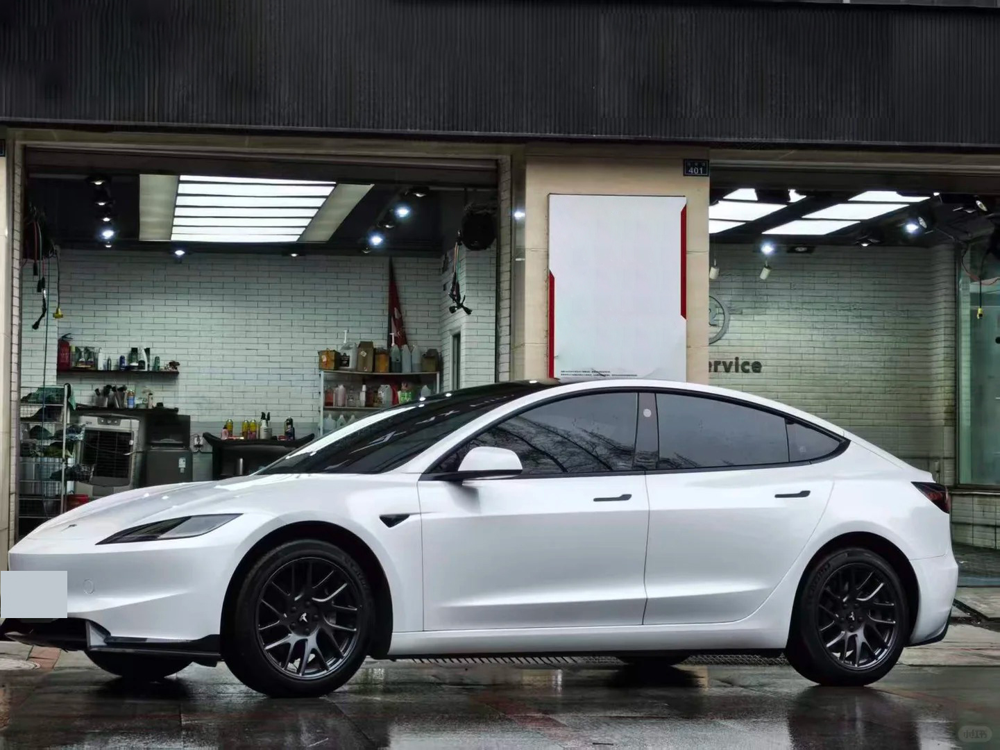 Ravoony Plus PET Gloss Shell White Car Wrap review Mike Thompson 01