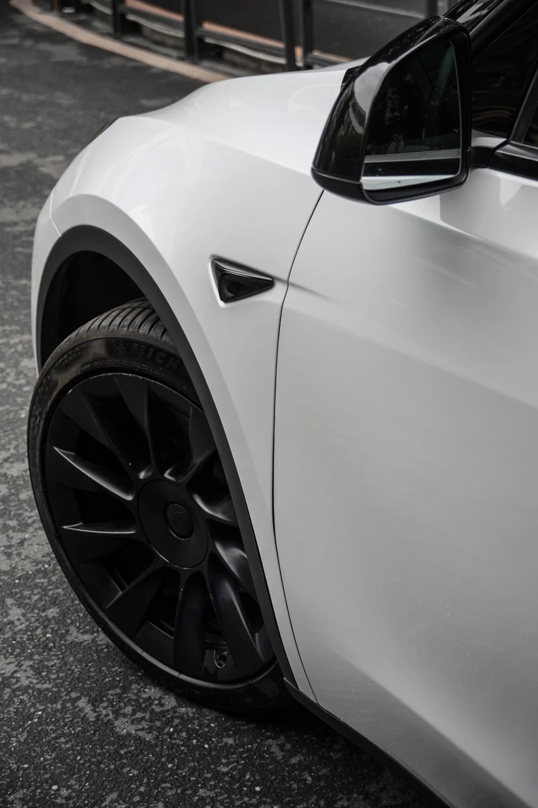 Ravoony Plus PET Gloss Shell White Car Wrap review Ashley R 05