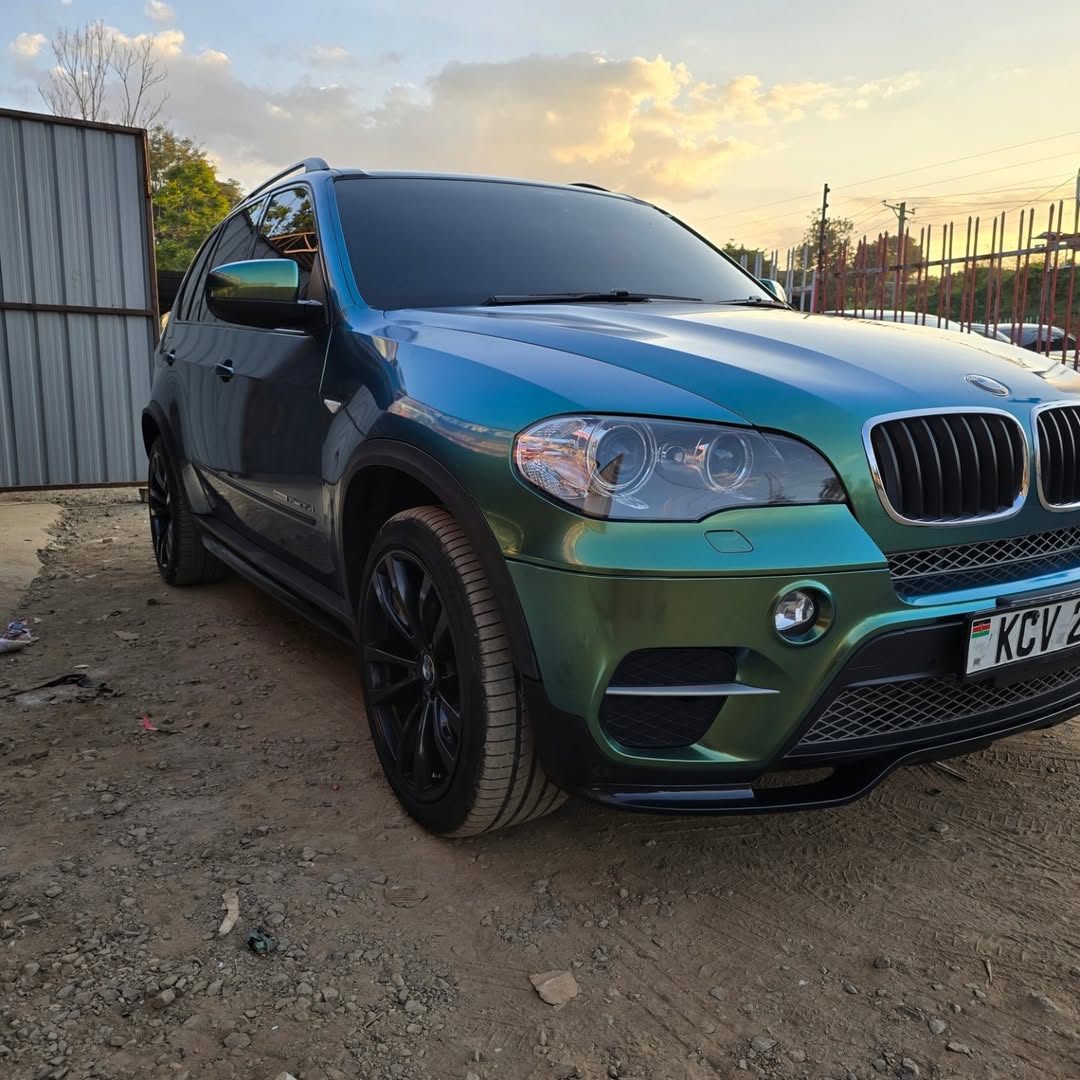 Ravoony Plus Glossy Chameleon Spring Green Car Wrap review Chris D 01
