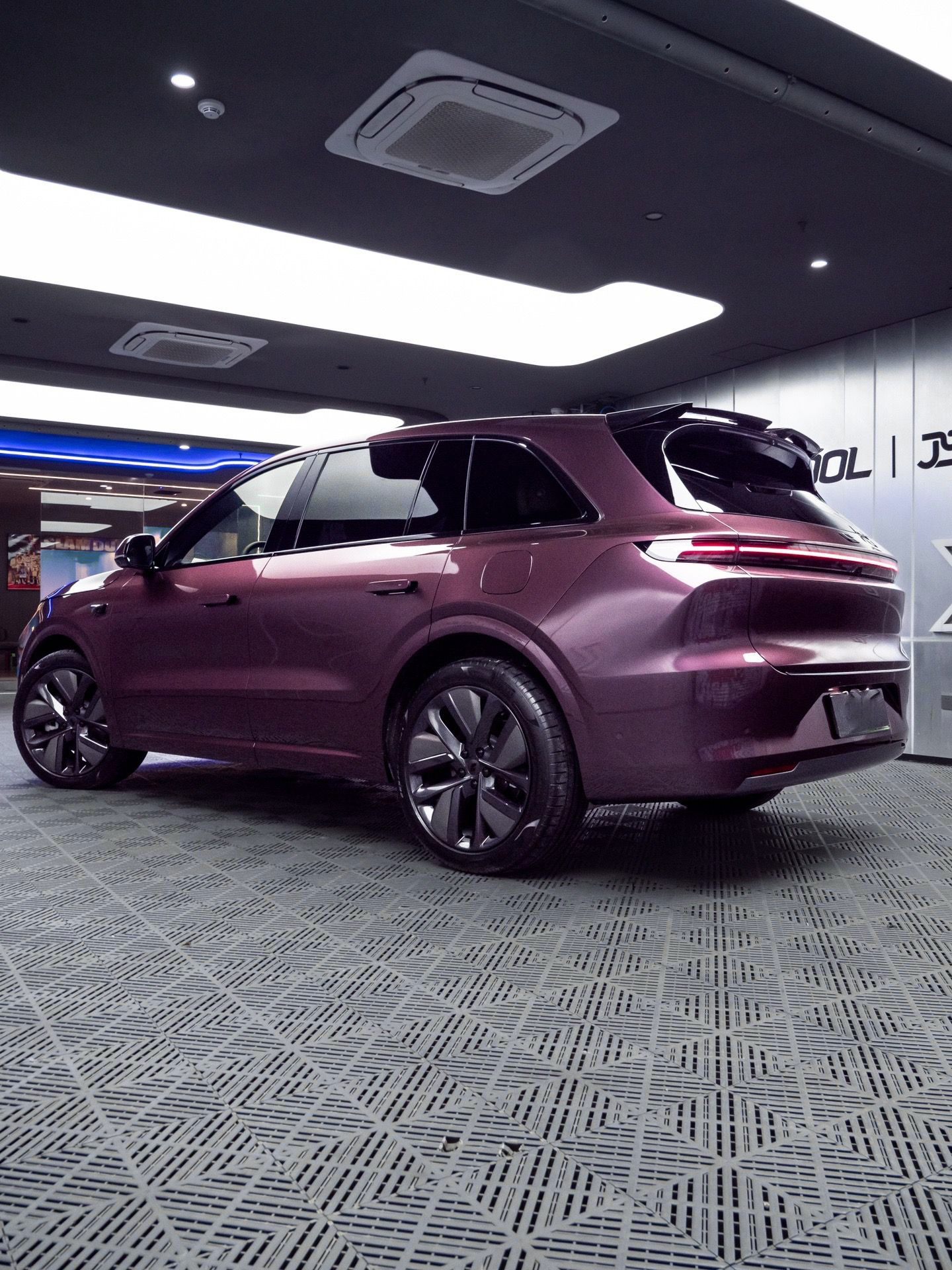 Ravoony Plus PET Gloss Metallic Eve Purple Car Vinyl Wrap review 2