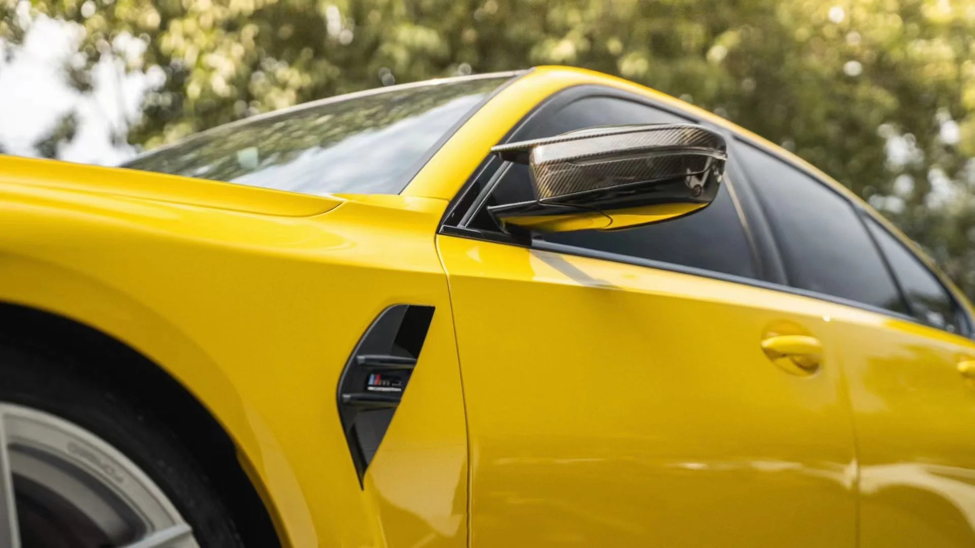 Ravoony Pro TPU Glossy Signal Yellow PPF Film review 2