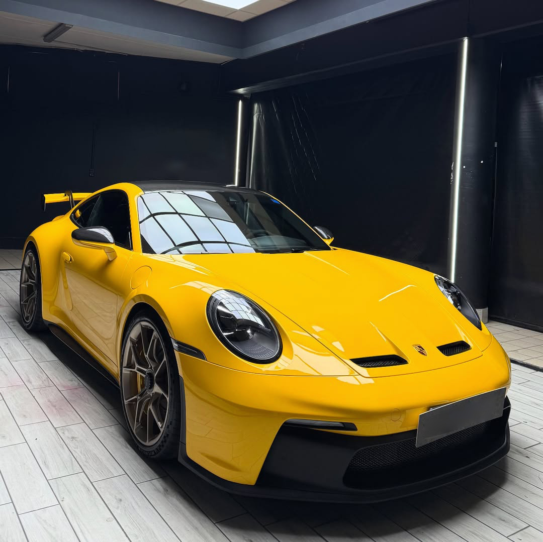 Ravoony Pro TPU Glossy Signal Yellow PPF Film review 1