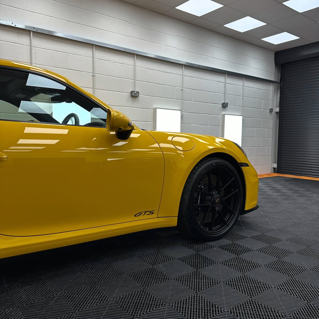 Ravoony Pro TPU Glossy Signal Yellow PPF Film review 3