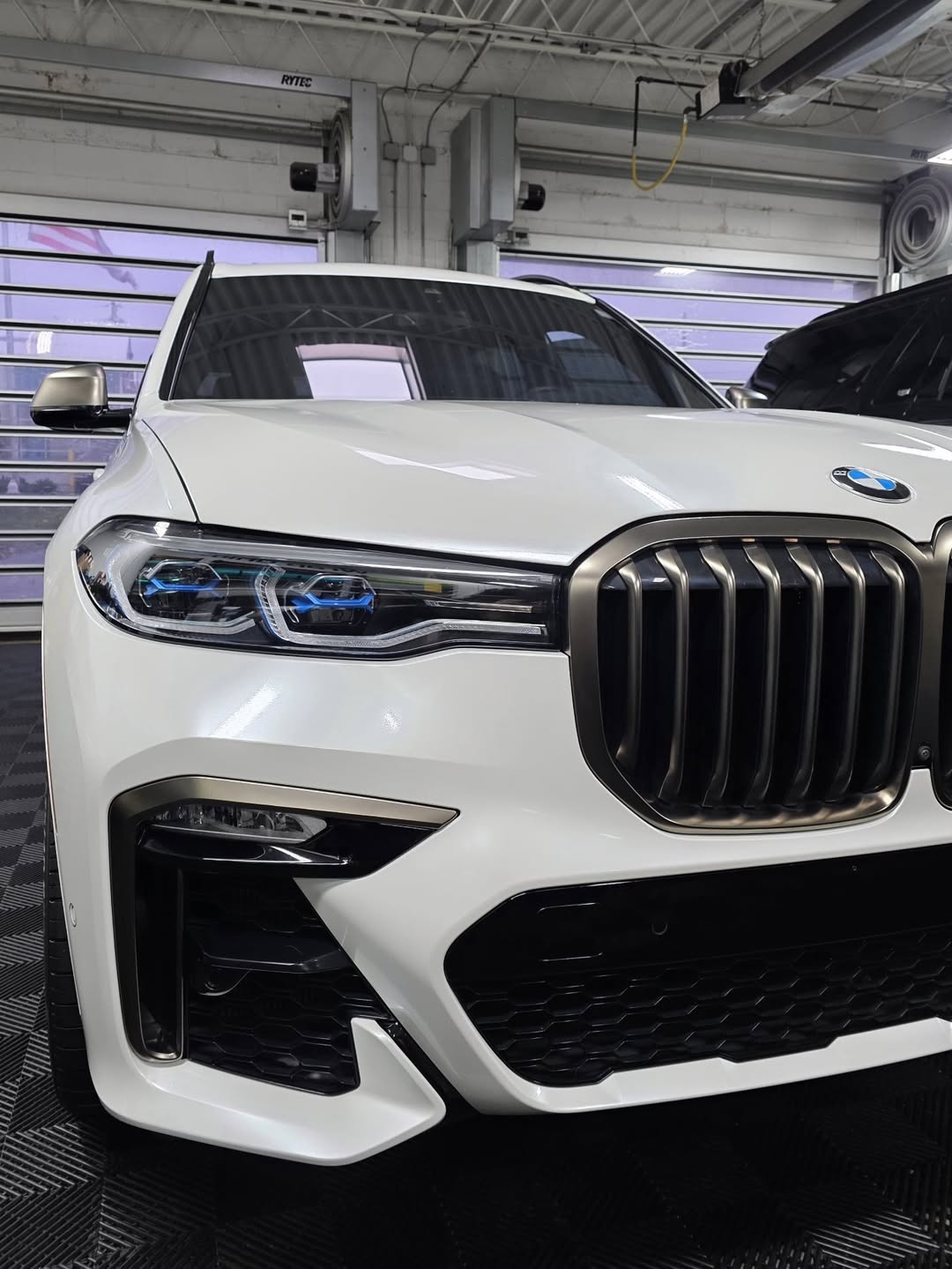 Ravoony Pro TPU Glossy Metallic Pearl White PPF Film review 2