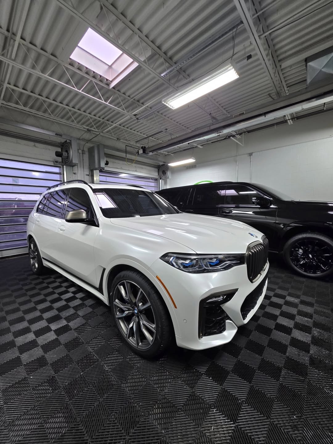 Ravoony Pro TPU Glossy Metallic Pearl White PPF Film review 4