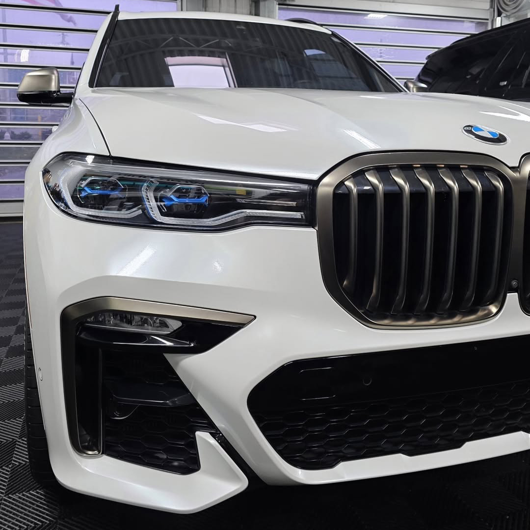 Ravoony Pro TPU Glossy Metallic Pearl White PPF Film review Mike Installe 05