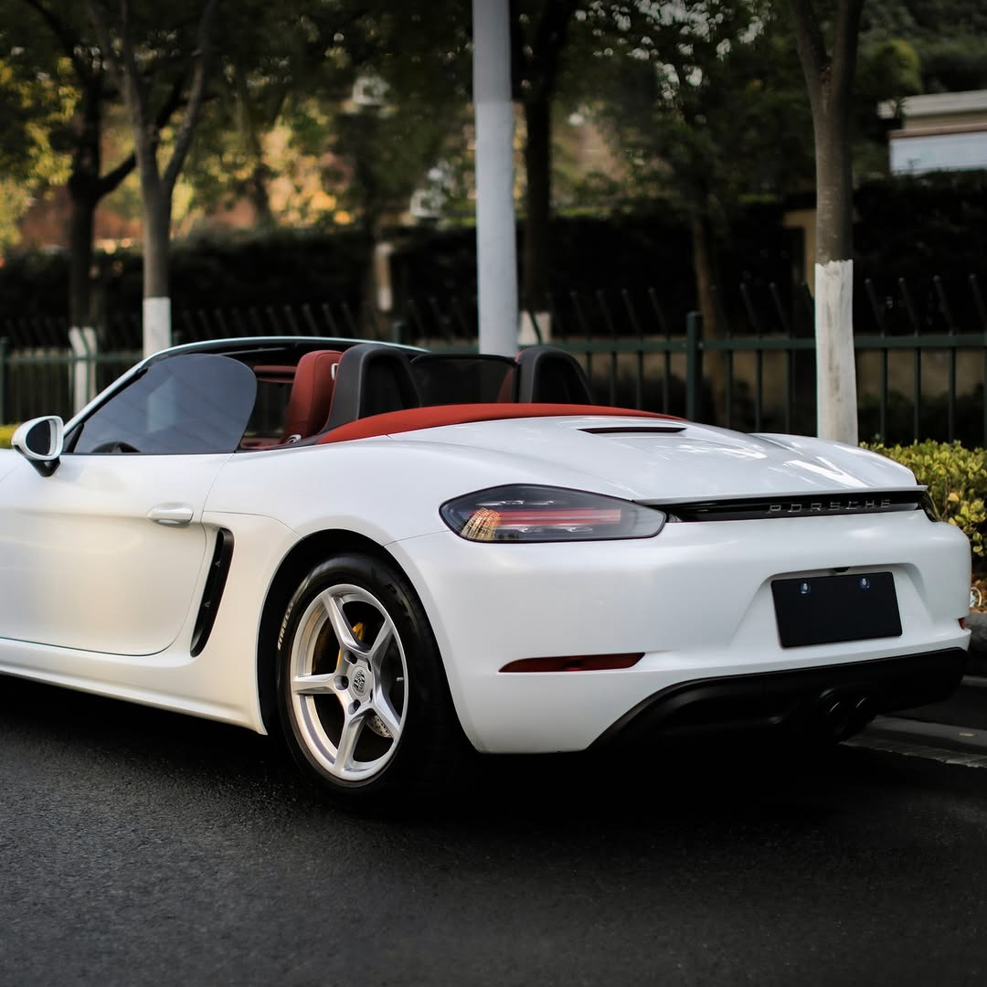 Ravoony Pro TPU Glossy Metallic Pearl White PPF Film review Brittany W 03