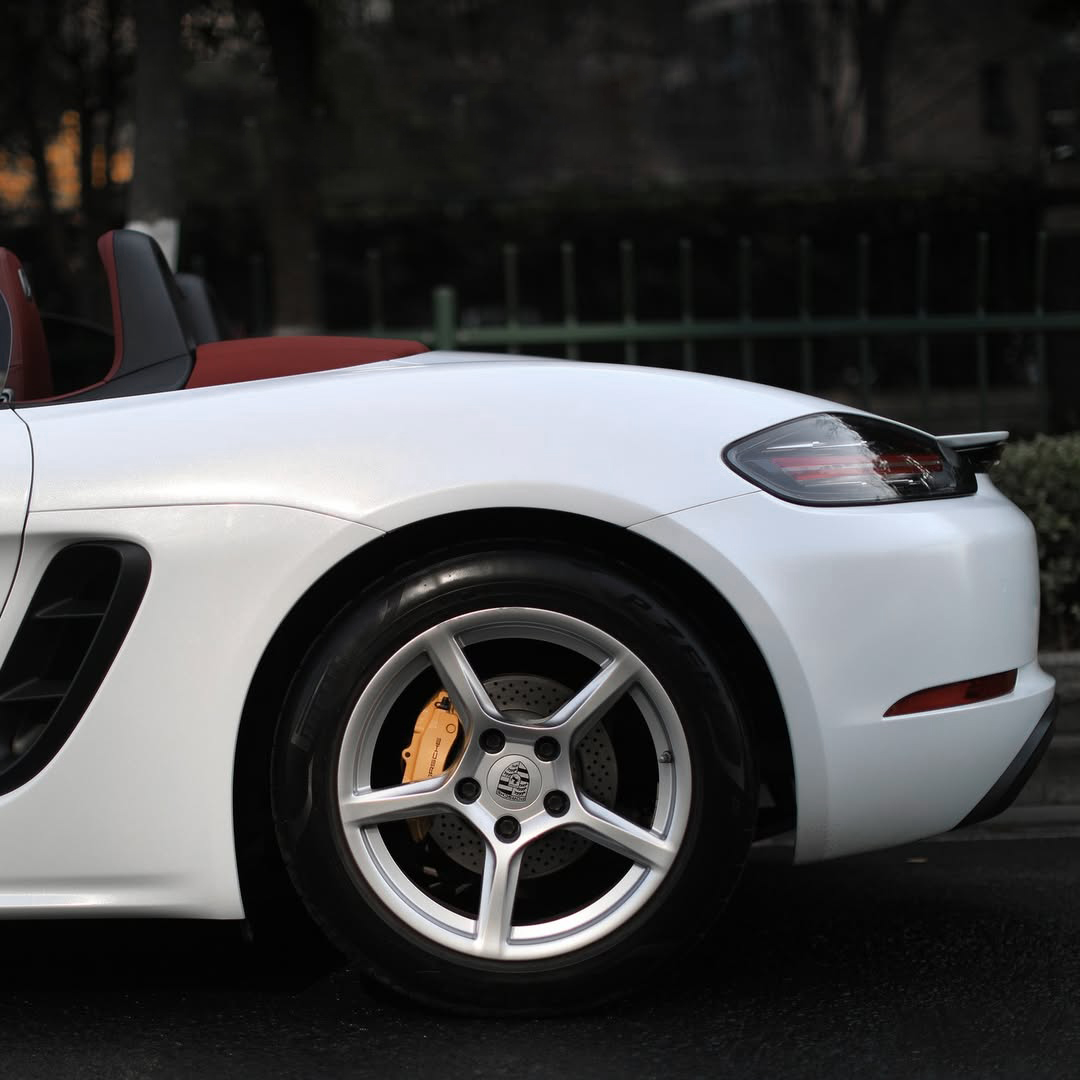 Ravoony Pro TPU Glossy Metallic Pearl White PPF Film review Brittany W 02