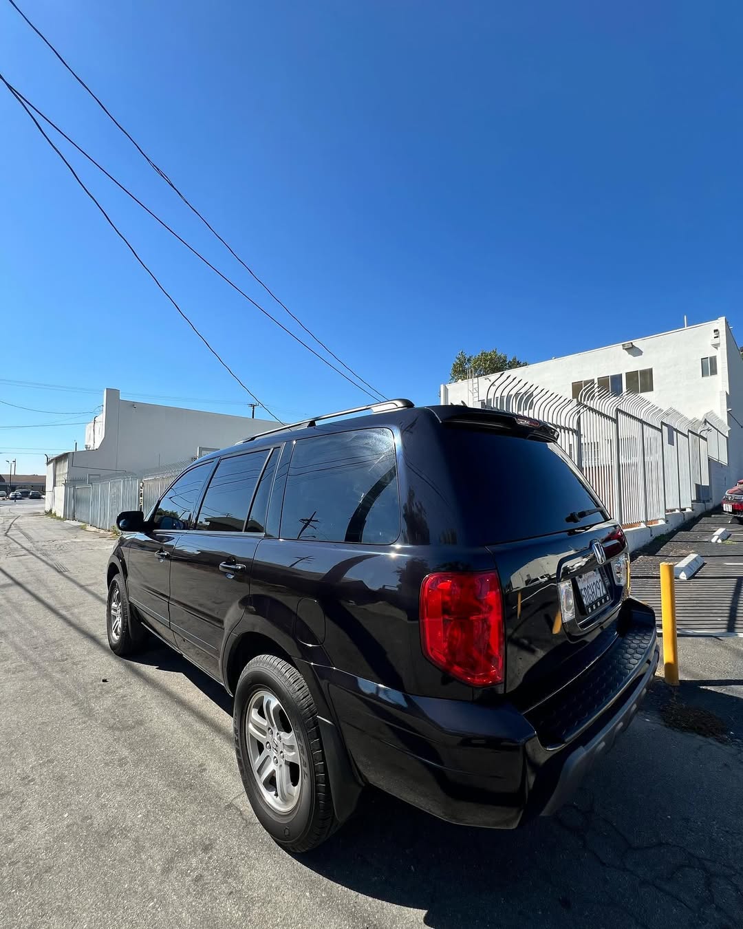 Ravoony Plus Glossy Metallic Spar Black Blue Vinyl Wrap review Jessica hall 01