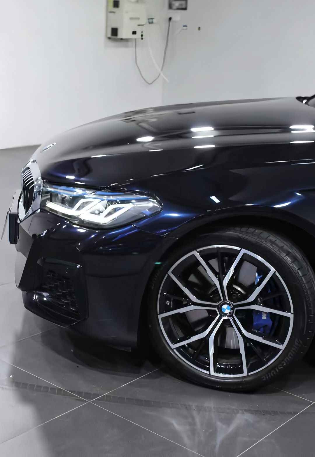 Ravoony Plus Glossy Metallic Spar Black Blue Vinyl Wrap review Danielle Mdvz 02