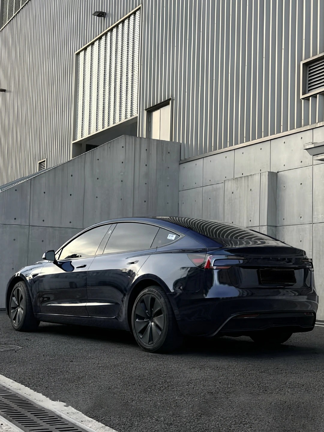 Ravoony Plus Glossy Metallic Spar Black Blue Vinyl Wrap review 1