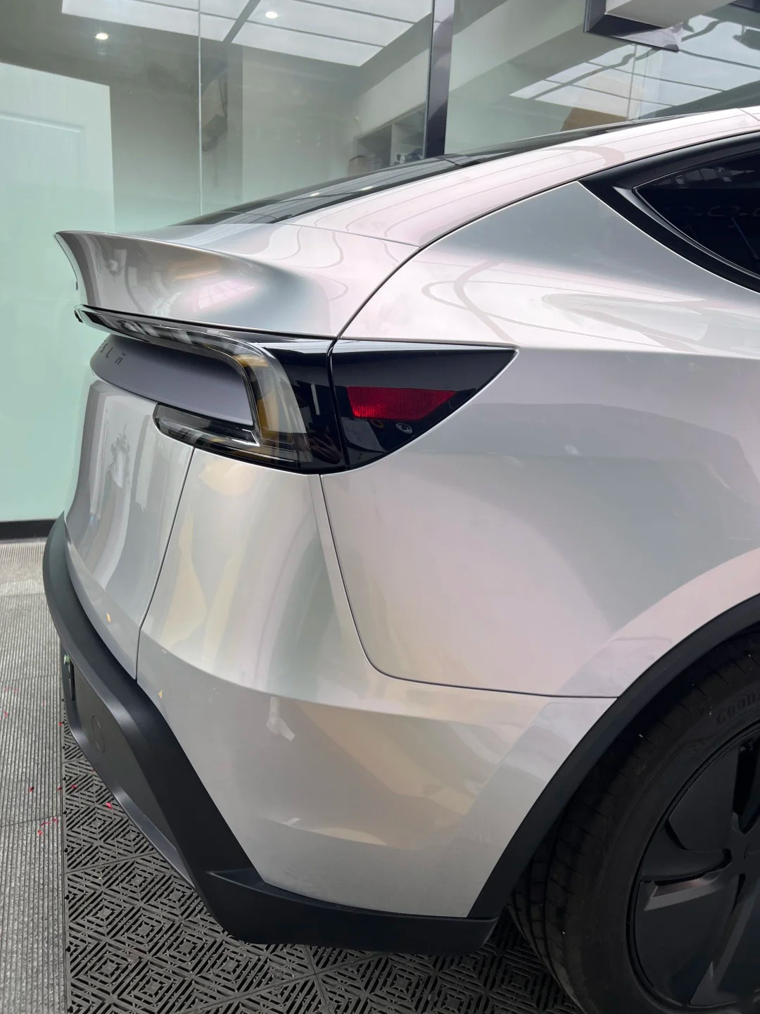 Ravoony Plus PET Technological Grey To Pink Car Wrap review Amelia Reed 00