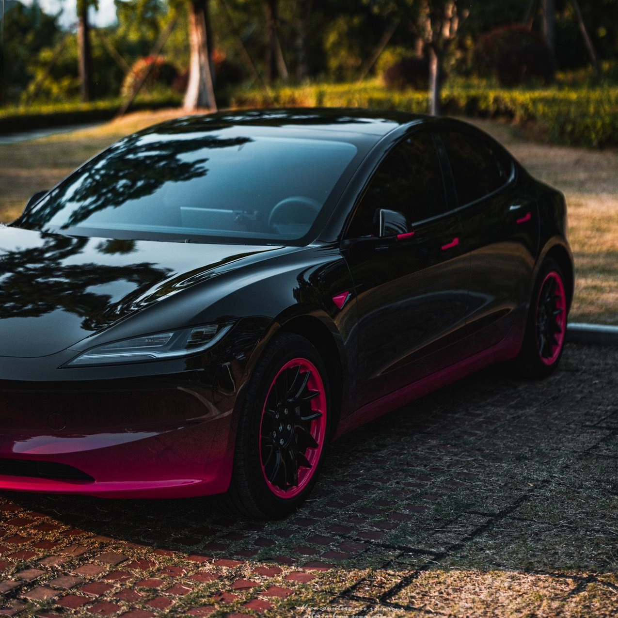 Ravoony Plus Customized Black To Pink Gradient Vinyl Wrap review 3