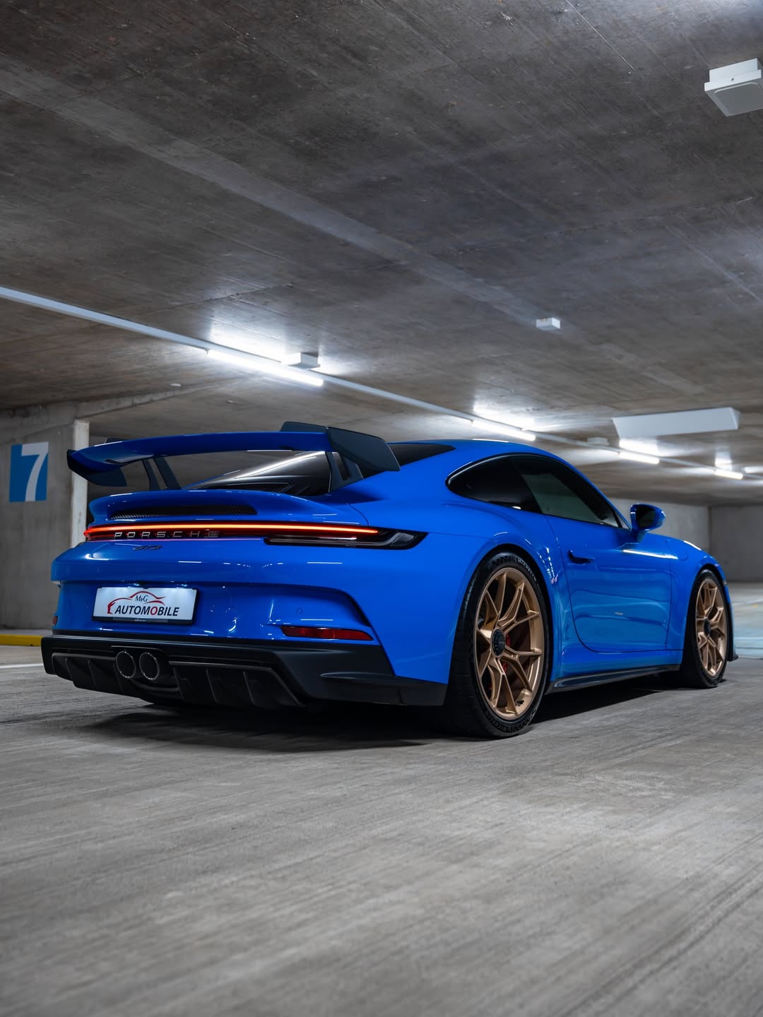 Ravoony Plus PET Gloss Shark Blue Vinyl Wrap review 7