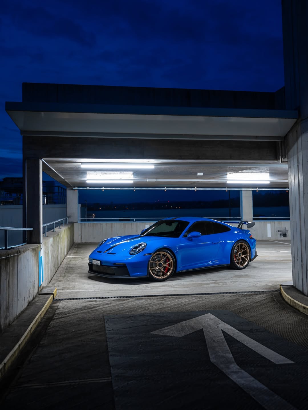 Ravoony Plus PET Gloss Shark Blue Vinyl Wrap review 5