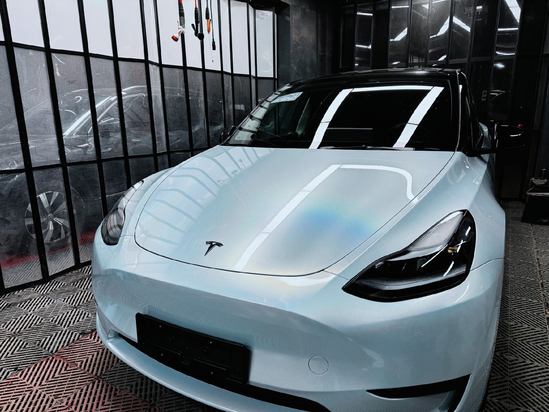 Ravoony Plus PET Glossy Laser Ice Blue Car Vinyl Wrap review Malcolm Reeves 04
