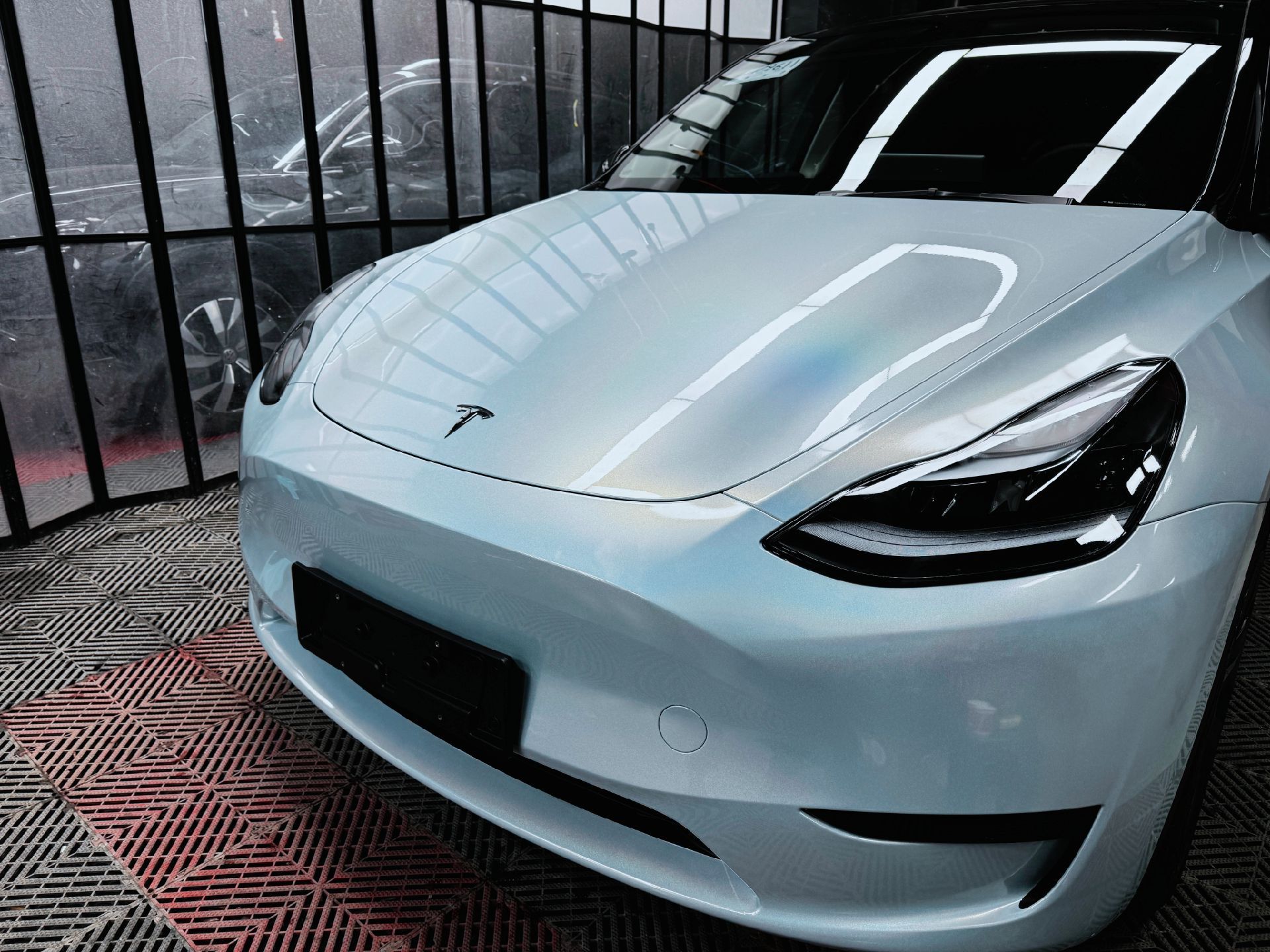 Ravoony Plus PET Glossy Laser Ice Blue Car Vinyl Wrap review Malcolm Reeves 01