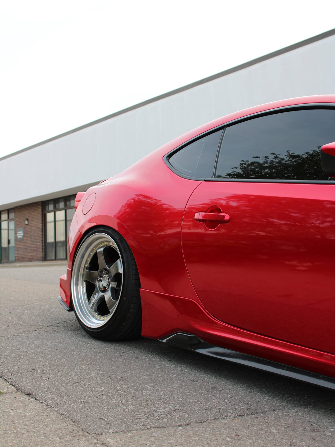 Ravoony Plus Gloss Metallic Vampire Red Vinyl Car Wrap review Riad Bobar 01