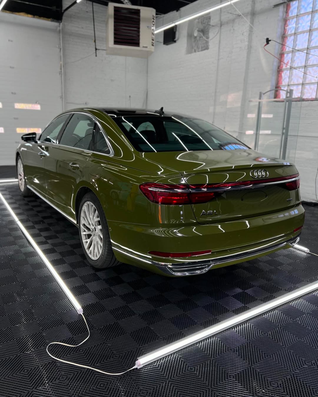 Ravoony Plus PET Audi Gloss Army Green Vinyl Car Wrap review 1