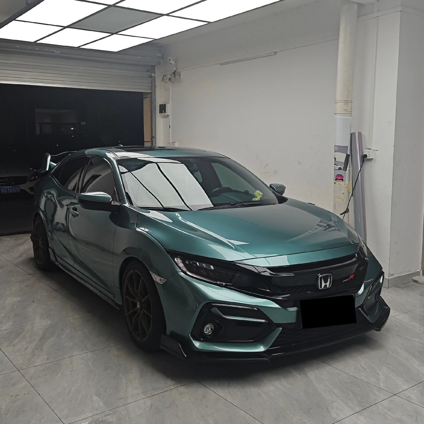 Ravoony Basic PET Gloss Metallic Ryan Green Car Wrap review 1