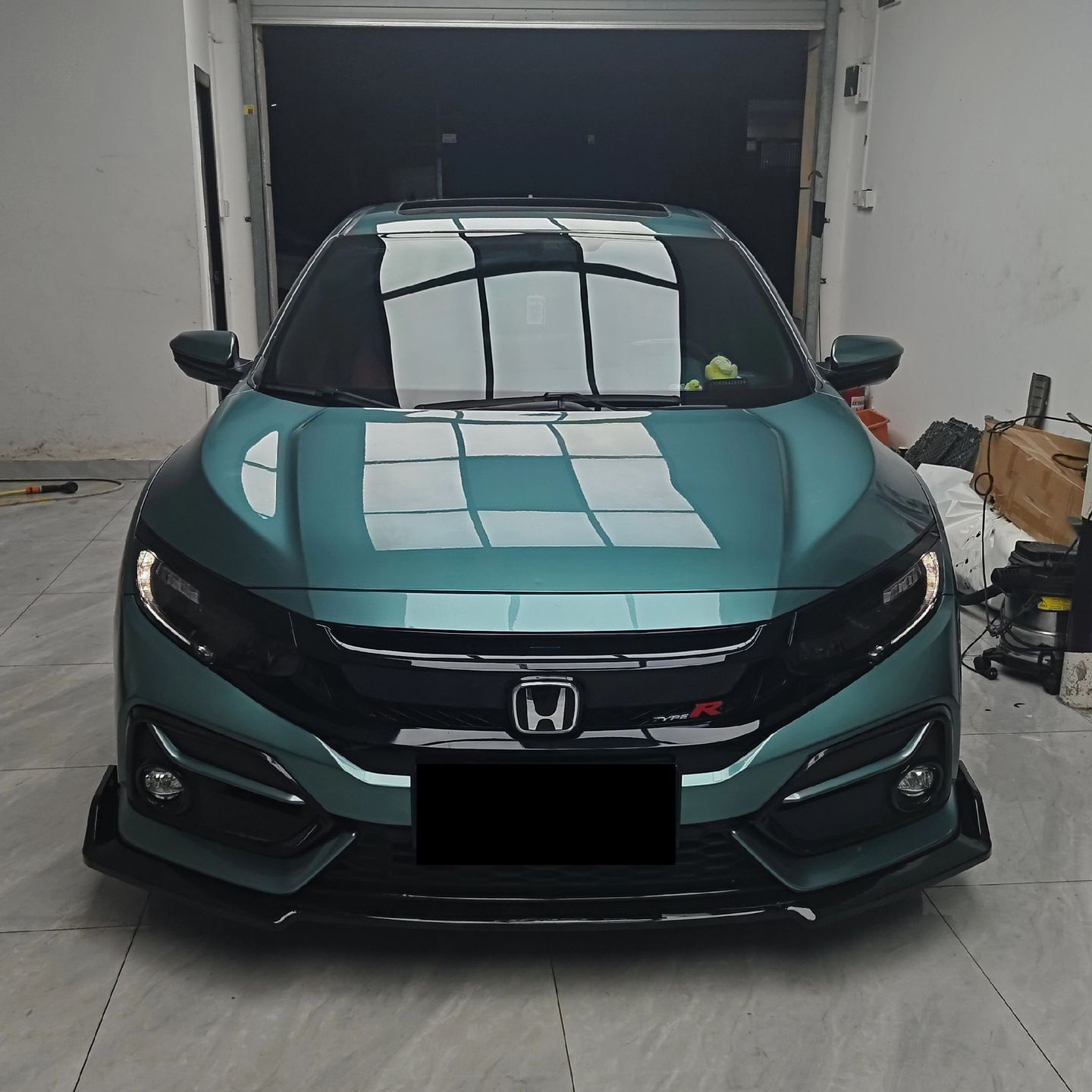 Ravoony Basic PET Gloss Metallic Ryan Green Car Wrap review 3