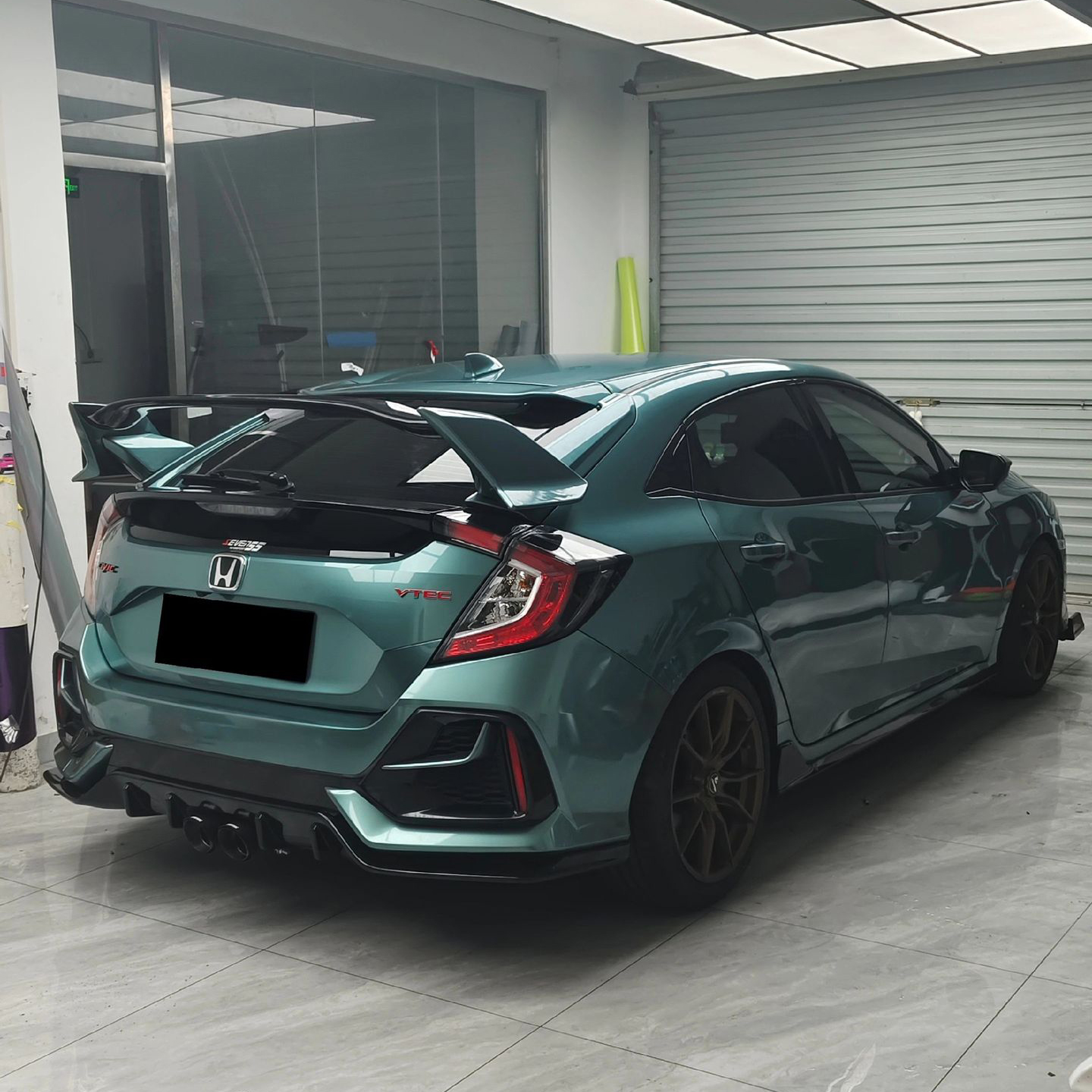 Ravoony Basic PET Gloss Metallic Ryan Green Car Wrap review 2
